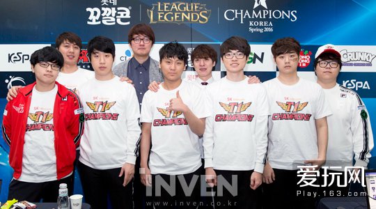 与之呼应 与之呼应